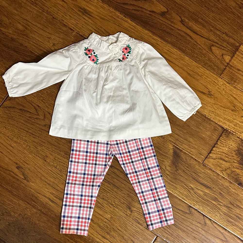 White Blouse with Plaid Leggings Set